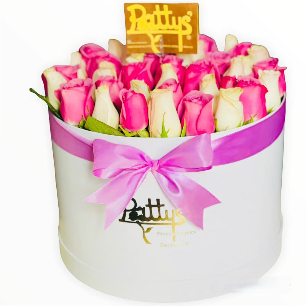 Bella caja de rosas lila & blanca