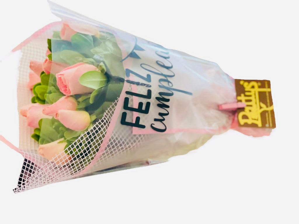 Tierno ramo personalizado de 18 rosas