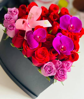 Elegante caja Corazon rosas & orquideas